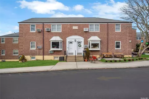 60-21 251st St #803, Little Neck, NY 11362