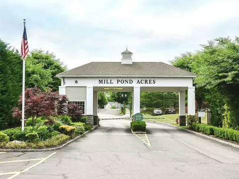 71 Miro Pl #71, Port Washington, NY 11050