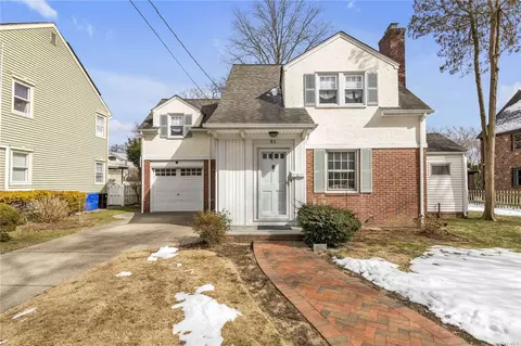 51 Elm Ave, Floral Park, NY 11001