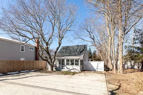 75 Noyack Rd, Southampton, NY 11968