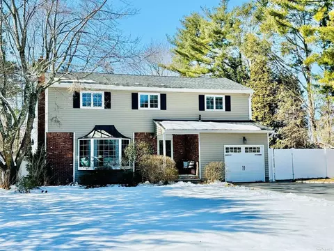 91 Lake Rd, Greenlawn, NY 11740