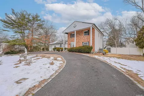 3 Michael Ct, Centereach, NY 11720
