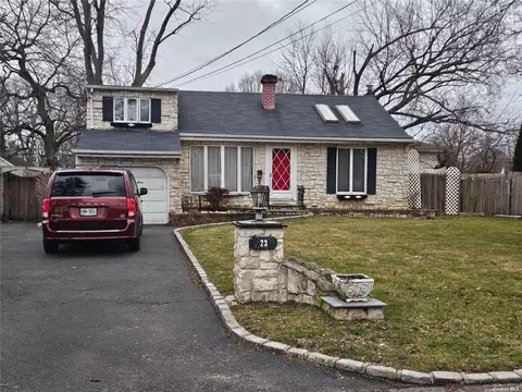 23 Maryland Ave, Bay Shore, NY 11706