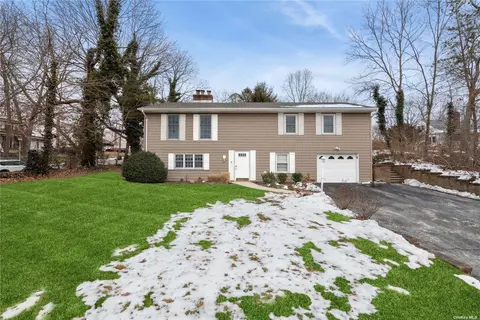 319 Terry Rd, Smithtown, NY 11787