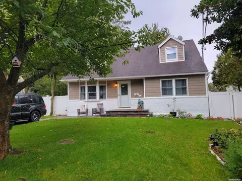 15 Nathan Pl, Huntington Station, NY 11746 | 14 Photos - Movoto