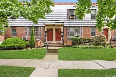 7059 Park Dr #B, Flushing, NY 11367