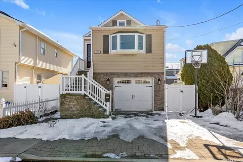 107 Beach Ave, Bellmore, NY 11710