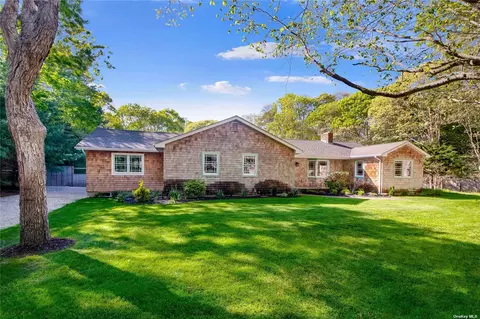 19 Rosemaries Ln, East Hampton, NY 11937