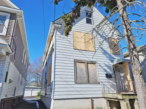 260 Davis Ave, Staten Island, NY 10310