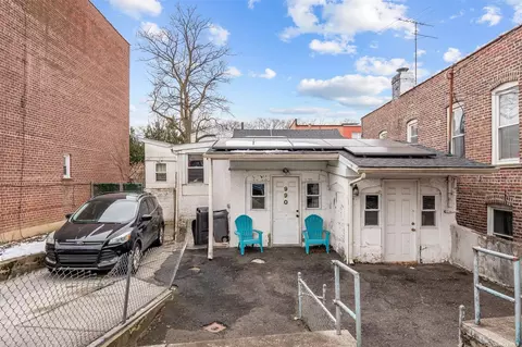 990 E 56th St, Brooklyn, NY 11234