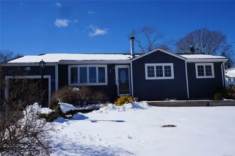 19 Superior St, Port Jefferson Station, NY 11776