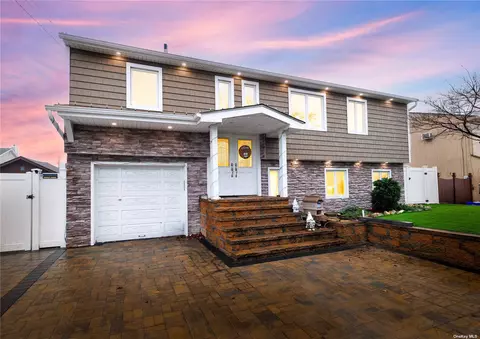 371 W Windsor Pkwy, Oceanside, NY 11572