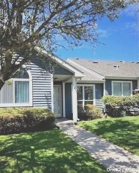 733 Spring Lake Dr #733, Middle Island, NY 11953