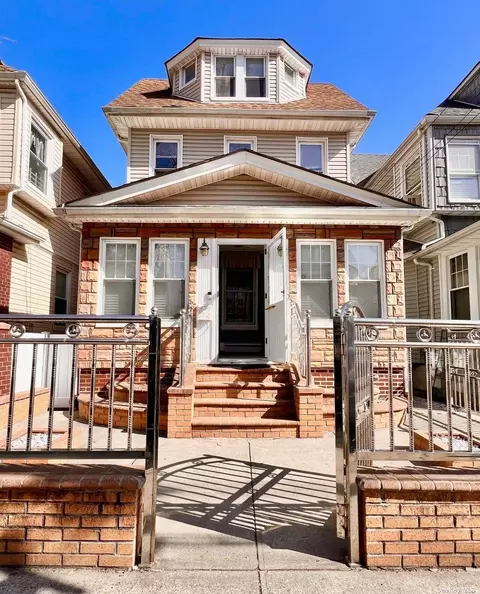 87-17 89th St, Woodhaven, NY 11421