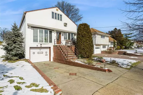338 W Cortland Ave, Oceanside, NY 11572