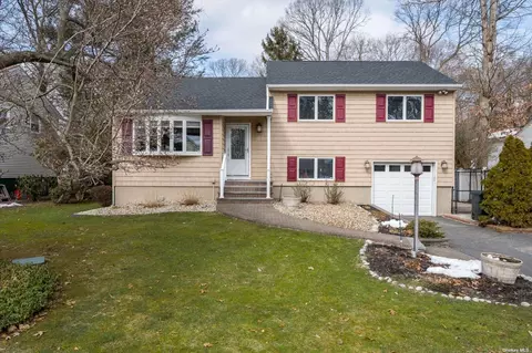 23 Aldrich St, Huntington Station, NY 11746