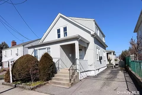 21 Second St, Glen Cove, NY 11542