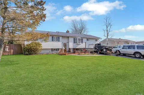 3105 Sipp Ave, Medford, NY 11763