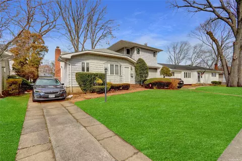 1465 Beech Ln, East Meadow, NY 11554