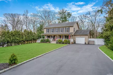 29 Sylvan Pl, Wading River, NY 11792