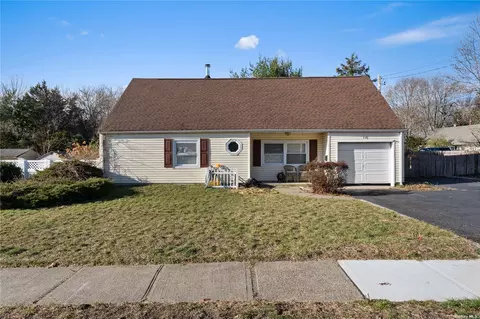 116 S Bicycle Path, Selden, NY 11784