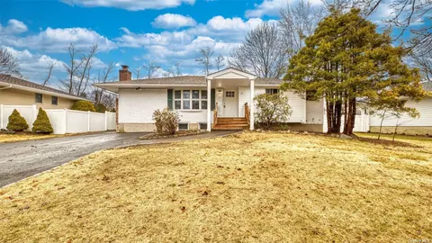 73 Marie Cres, Commack, NY 11725