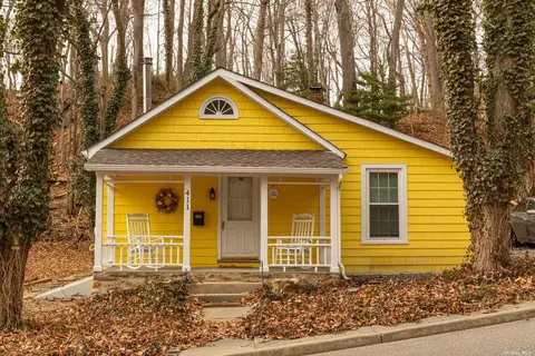 411 Myrtle Ave, Port Jefferson, NY 11777