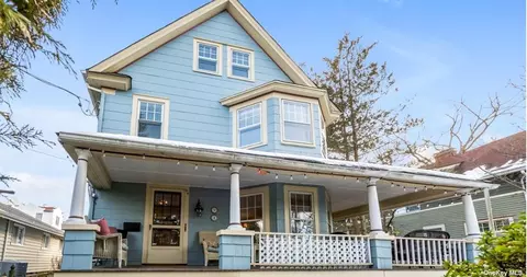 94 Bayview Ave, Port Washington, NY 11050