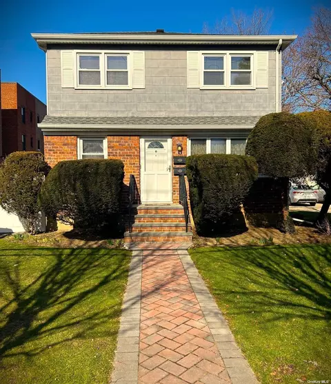 49 E Hawthorne Ave, Valley Stream, NY 11580