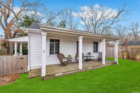 85 Station Rd, Bellport, NY 11713