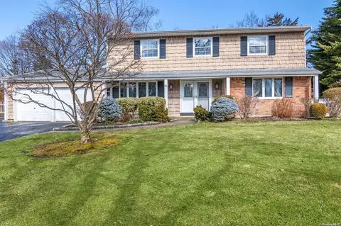 88 Derby Ave, Greenlawn, NY 11740