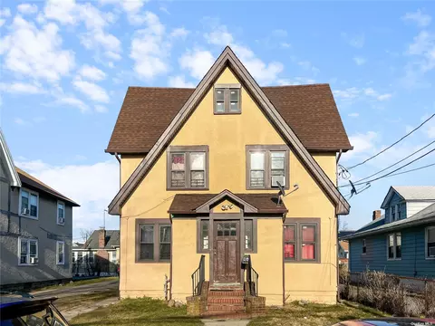 56 Vermont Ave, Hempstead, NY 11550