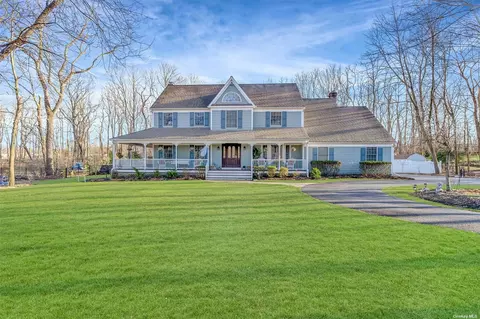 23 Lower Rocky Point Rd, Miller Place, NY 11764