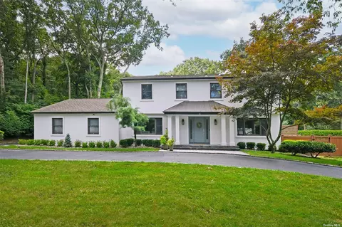 4 Debbie Ct, Dix Hills, NY 11746