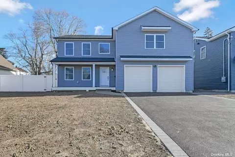 27 Stowe Ave, Babylon, NY 11702