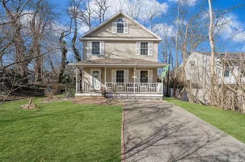 58 Orchid Dr, Kings Park, NY 11754