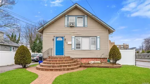 57 Harding Pl, Freeport, NY 11520