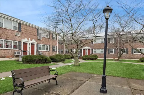 67-72 150th St #431A, Flushing, NY 11367
