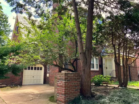 34-47 86th St, Jackson Heights, NY 11372