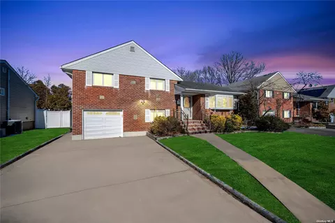 221 Vincent Dr, East Meadow, NY 11554