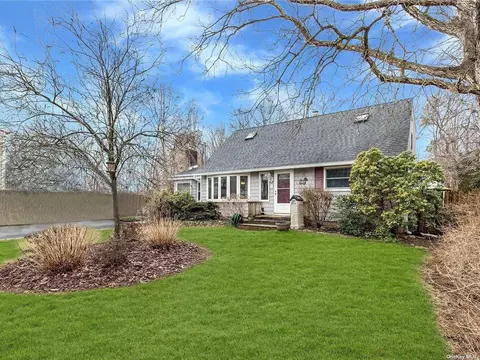 187 Stanley Dr, Centereach, NY 11720