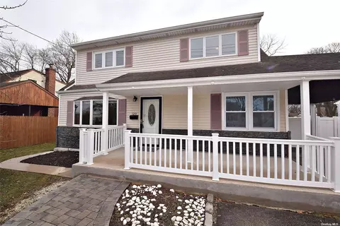 120 Greenwood Dr, North Babylon, NY 11703
