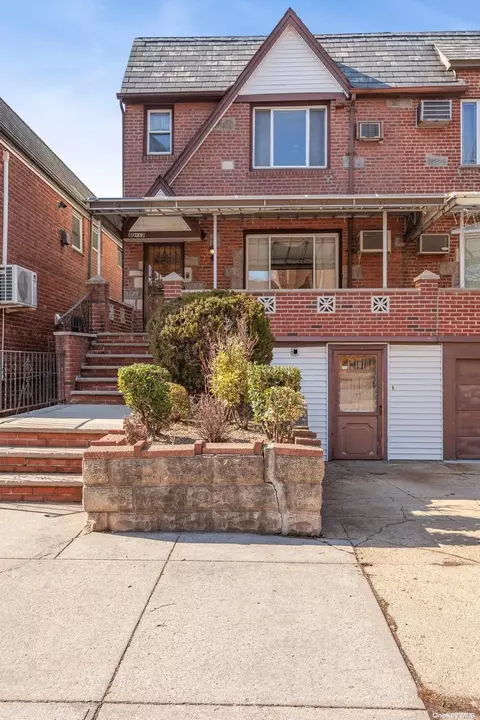 50-12 44th St, Woodside, NY 11377