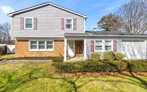5 Cedar Ave, Coram, NY 11727