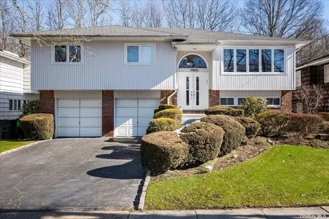 1045 Fordham Ln, Woodmere, NY 11598