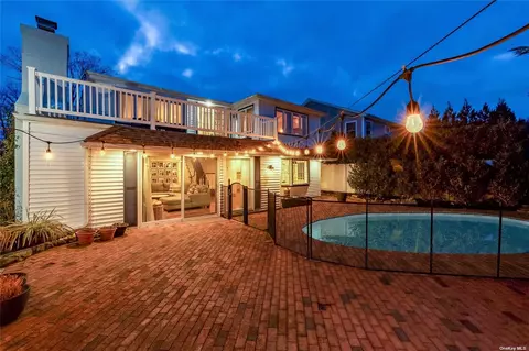 31 Riverside Ave, Massapequa, NY 11758