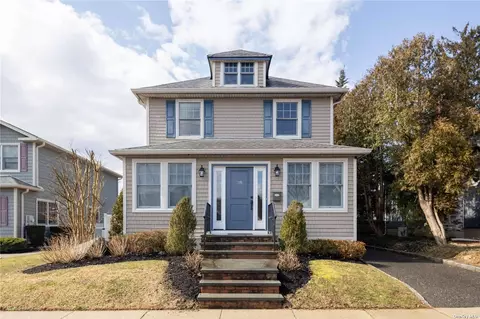 28 S 4th St, Locust Valley, NY 11560