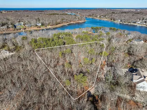 600 Point Pleasant Rd, Mattituck, NY 11952