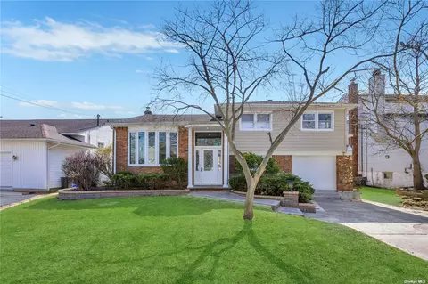714 Allwyn St, Baldwin, NY 11510