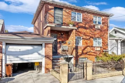47-18 21st Ave, Astoria, NY 11105